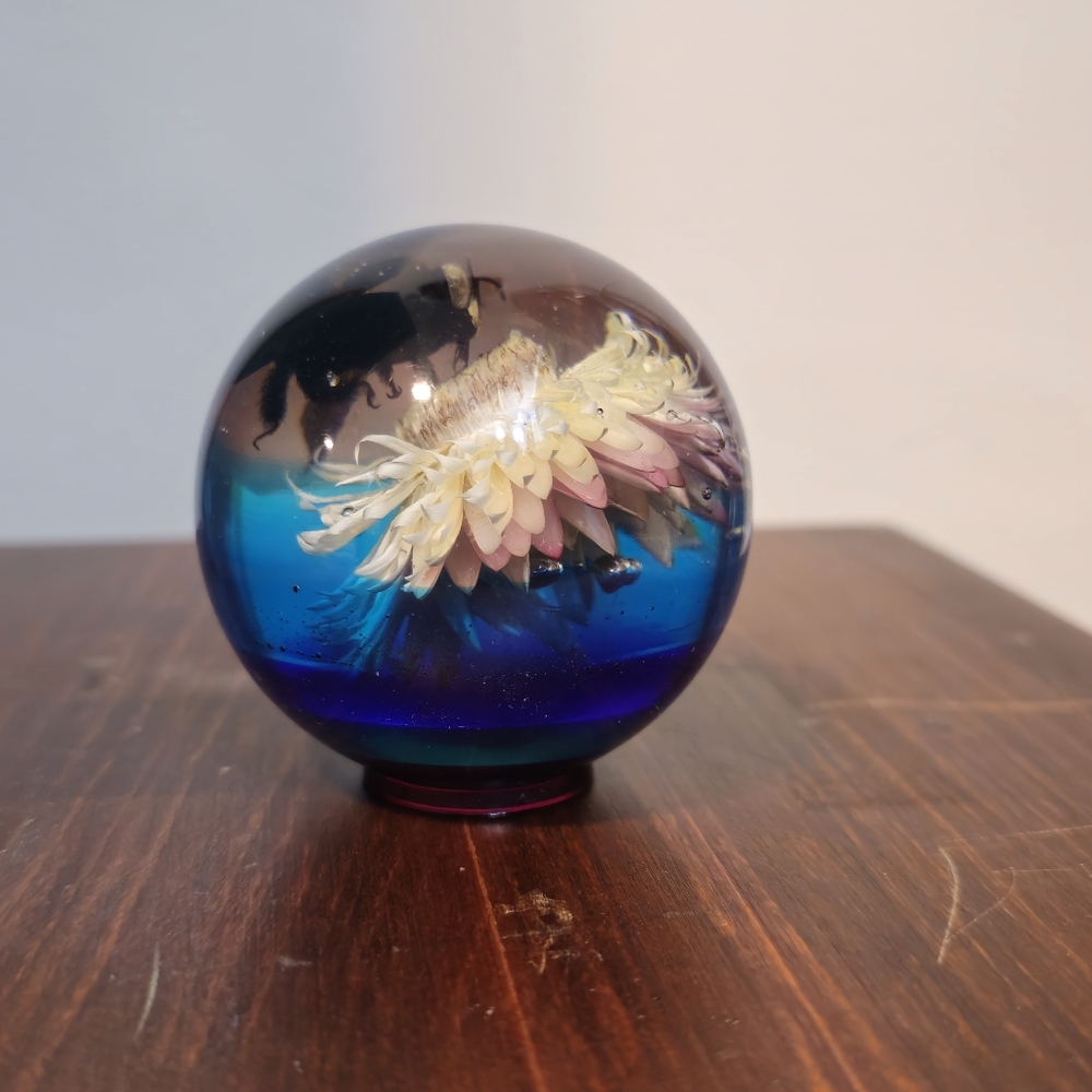 Handmade Real Bee and Flower Resin Paperweight Ethically Sourced Art New